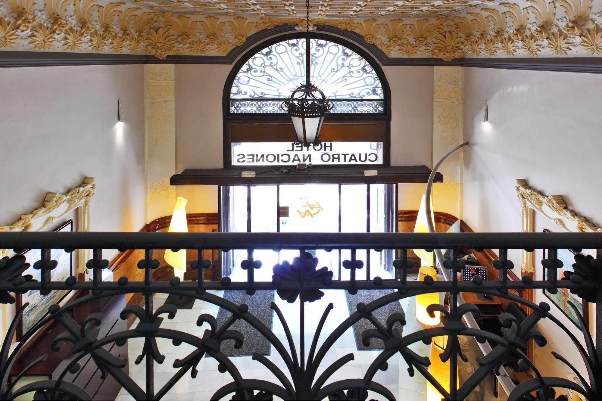 Hotel Cuatro Naciones Barcelona Zewnętrze zdjęcie